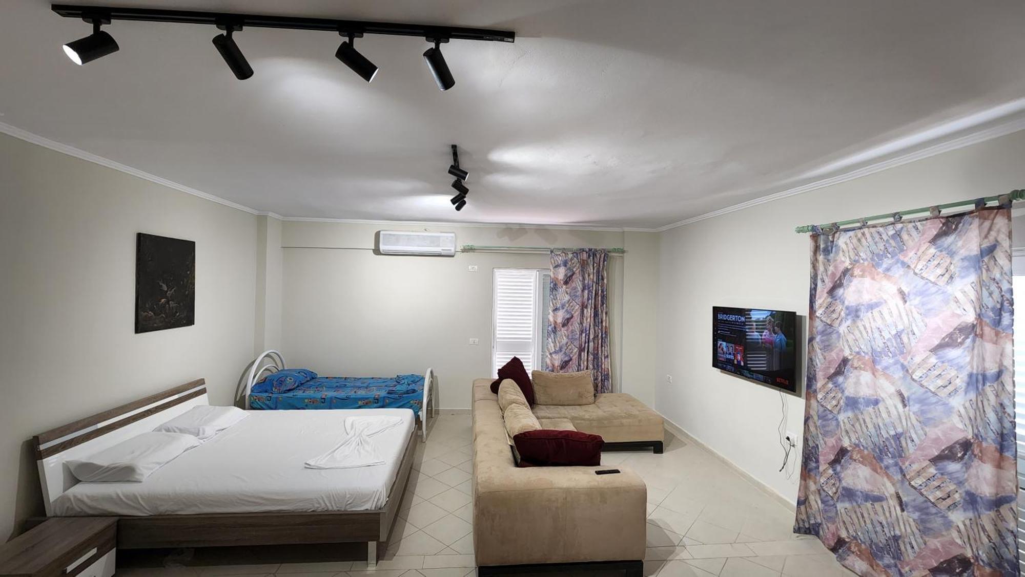 Glen'S Rooftop Sarandë 외부 사진